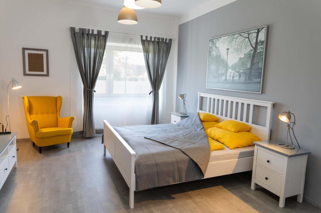 Kunfoglalas Apartmanhaz Kisujszallas Екстериор снимка