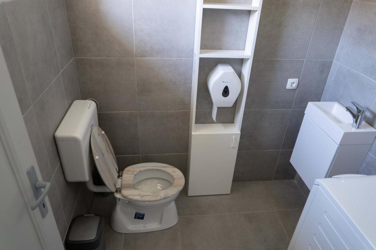 Kunfoglalas Apartmanhaz Kisujszallas Екстериор снимка